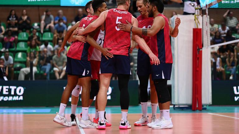 Националният волейболен отбор на САЩ който е един от съперниците