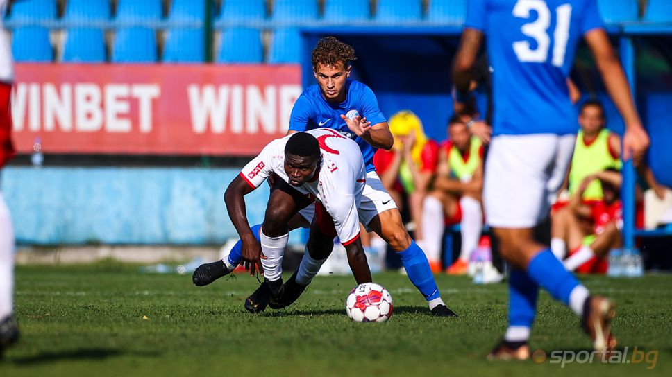 Беласица реже няколко отбора от елита за трима от чужденците си