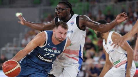 Контузия ли?! Дончич изригна с дабъл-дабъл срещу Великобритания