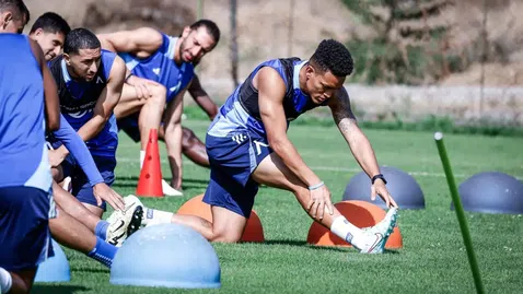  Сангаре и Костадинов упражняват преди дуела против АЗ Алкмаар 