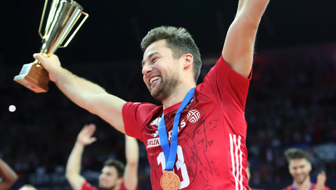 Бронзът се усеща като злато: Полските волейболисти и церемонията им по награждаване