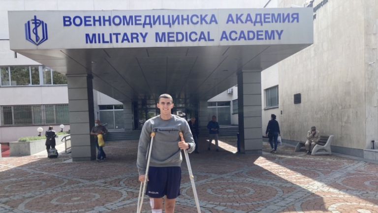 Футболистът на Дунав (Русе) Алекс Кирилов претърпя операция на кръстна