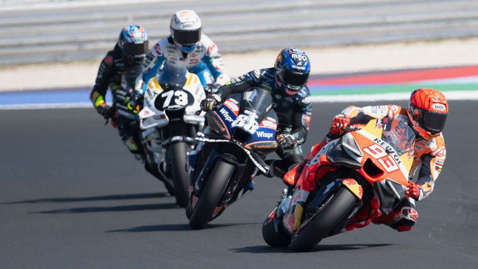 В MotoGP останаха само две свободни места за 2024