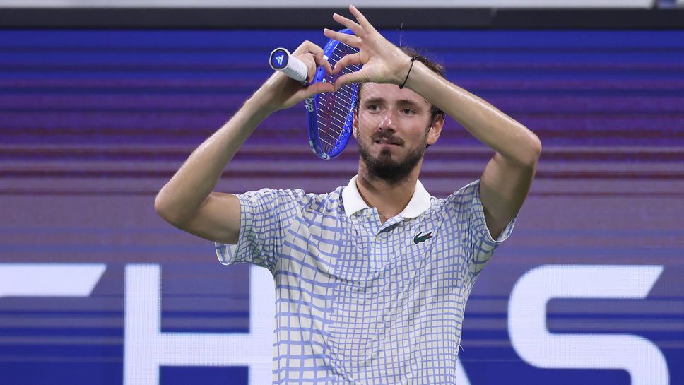 Бившият водач в световната ранглиста по тенис Даниил Медведев ще