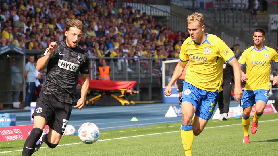 Гръмка победа изкачи отбора на Лукас Петков на върха