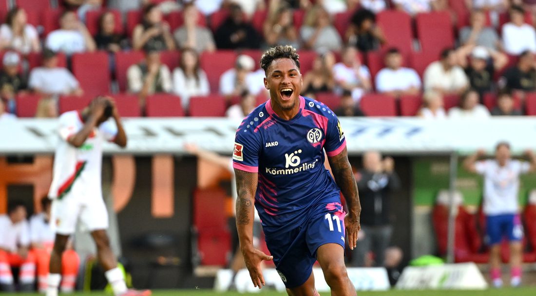 И с човек по-малко Майнц 05 не даде шанс на Аугсбург