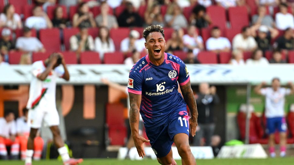 И с човек по-малко Майнц 05 не даде шанс на Аугсбург