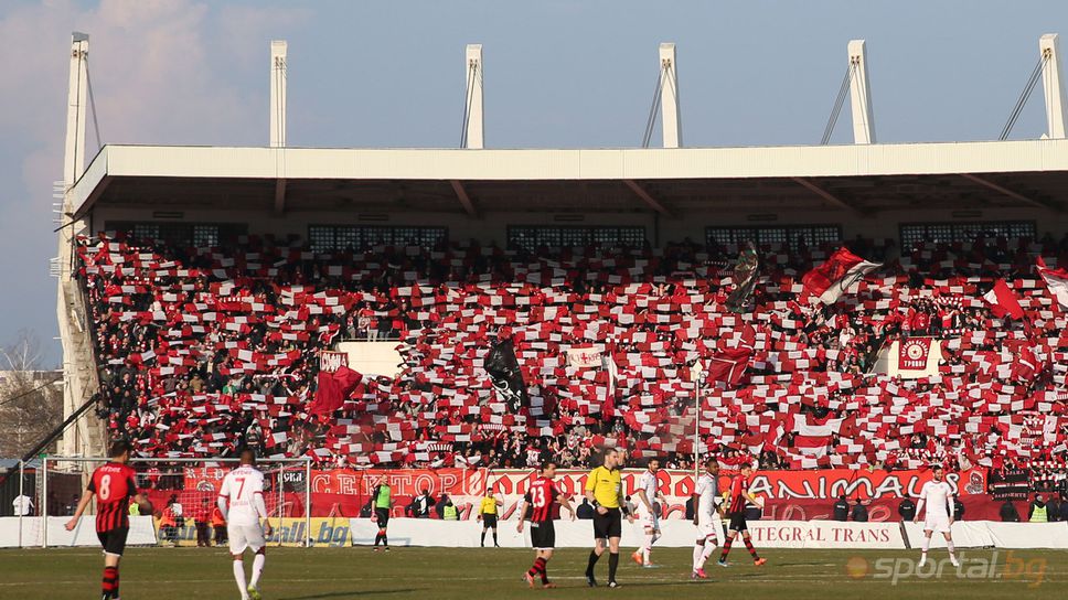 Обновяват пистата на стадиона на Локо (Сф), кандидатстват за ремонт на сектор "В"