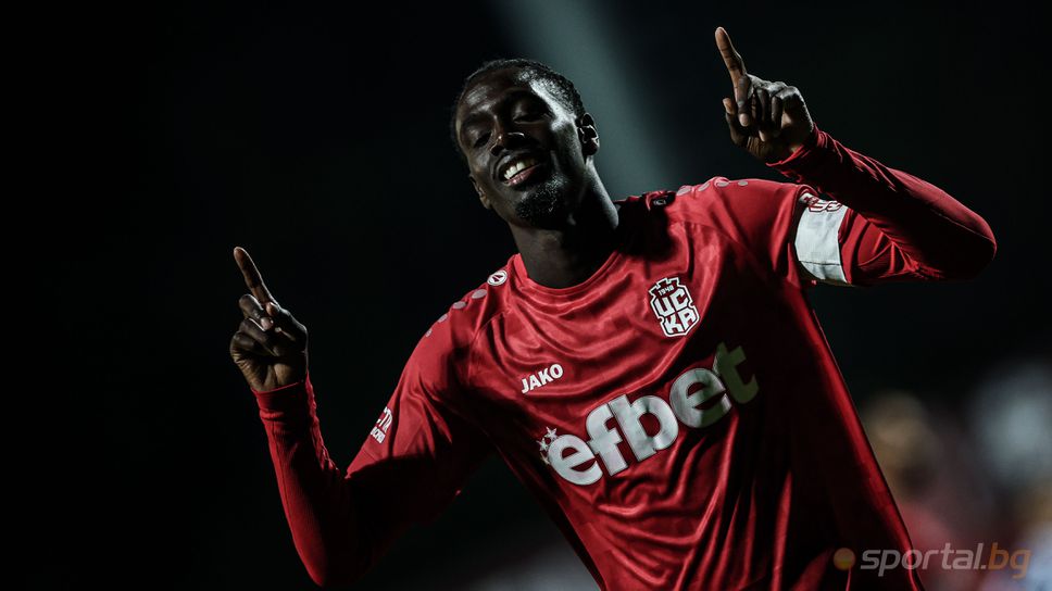 ЦСКА 1948 с едномесечен лагер в Анталия