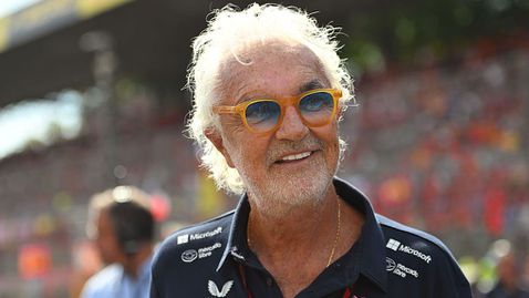  Двама се борят за свободното място в Алпин 