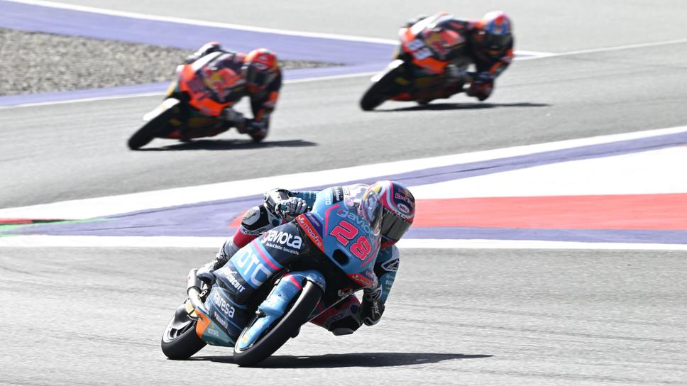 Максимо Килес докосва титлата в Moto3 след трета поредна победа