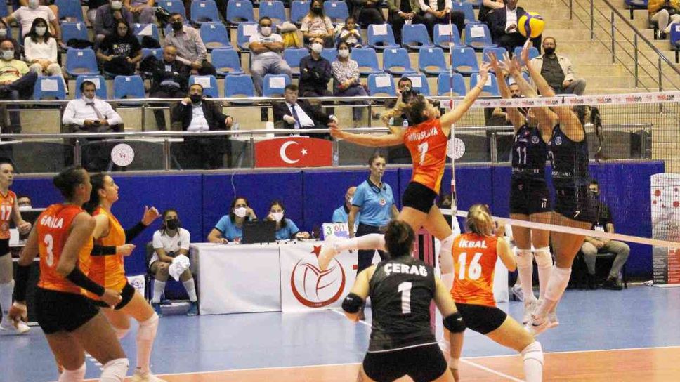 Мирослава Паскова с 23 точки! Мерт Сигорта с 3-и успех в Турция