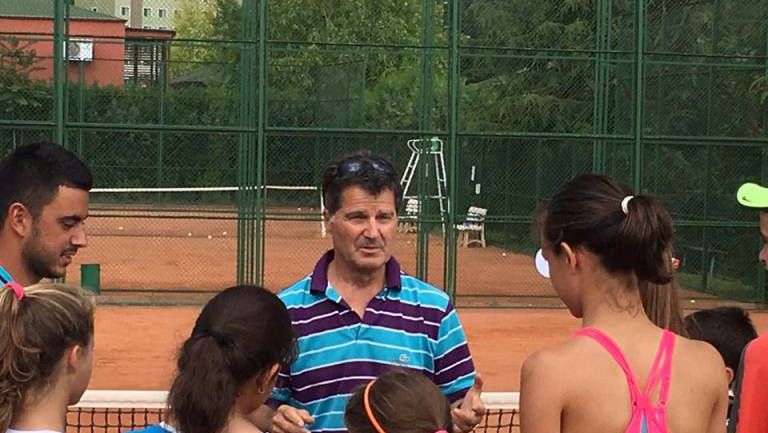 Матей Пампулов е дългогодишен състезател за Купа Дейвис и капитан