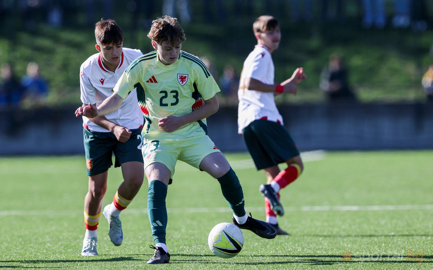 България U15 : Уелс U15