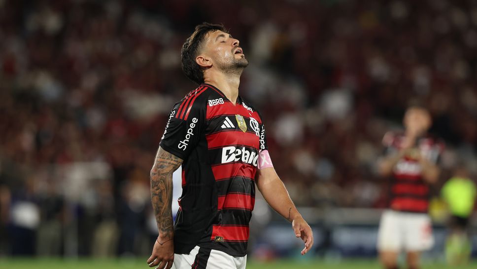 Заплашиха с пистолети футболист на Фламенго на излизане от “Маракана”