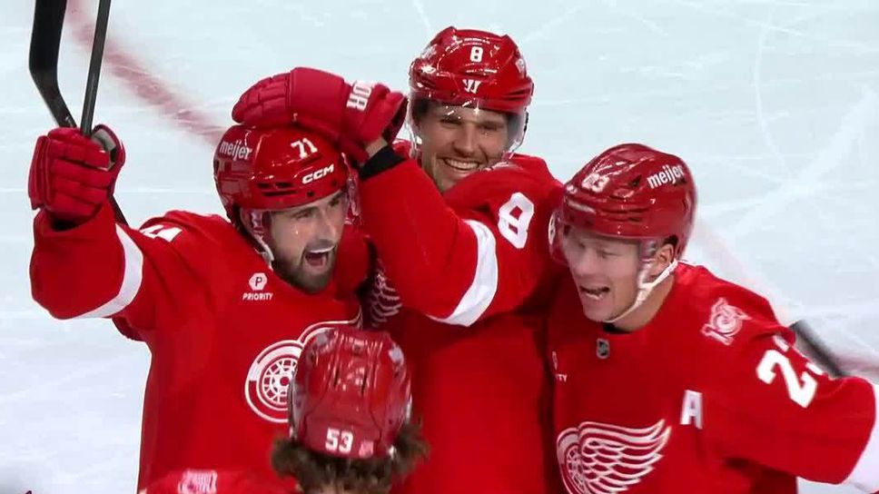 Емит Фини вкара първите два гола в кариерата си в