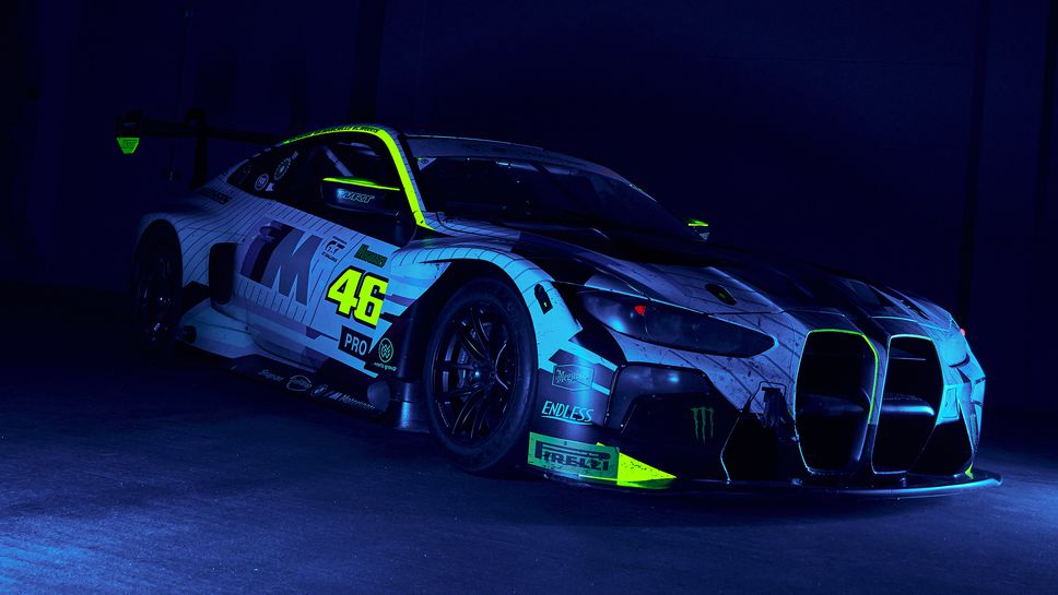 Продадоха състезателно БМВ на Валентино Роси за почти 650 000 евро