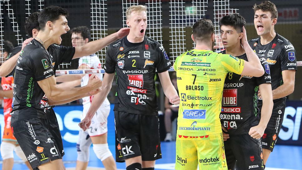 Националът Александър Николов и неговият Кучине Лубе Чивитанова започнаха с