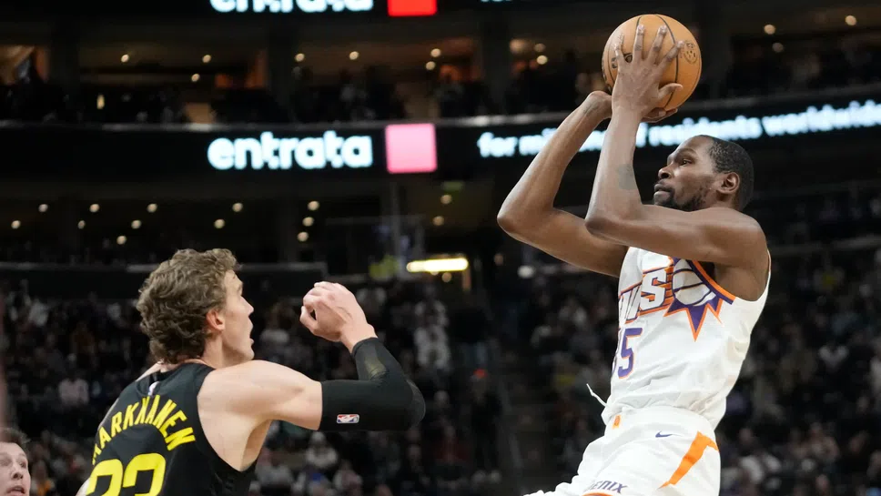 Кевин Дюрант с пореден фантастичен мач за Финикс