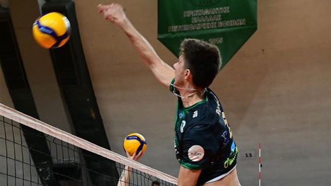 Младежки национал смени отбора си в Гърция