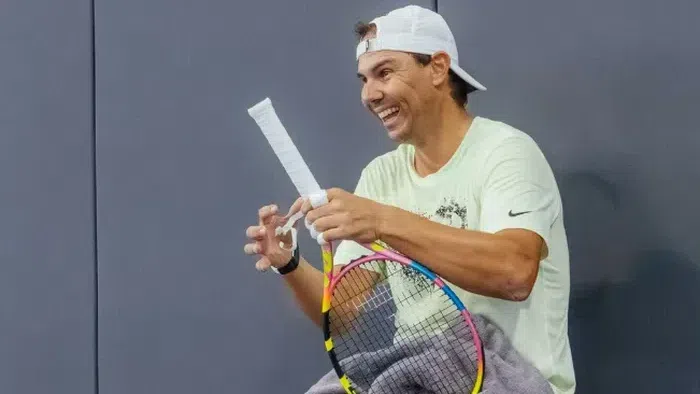 Година след отеглянето си Рафа се завърна на корта