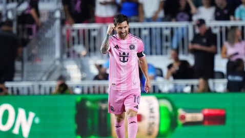 Меси бе награден за най-добър играч на Барселона на XXI век