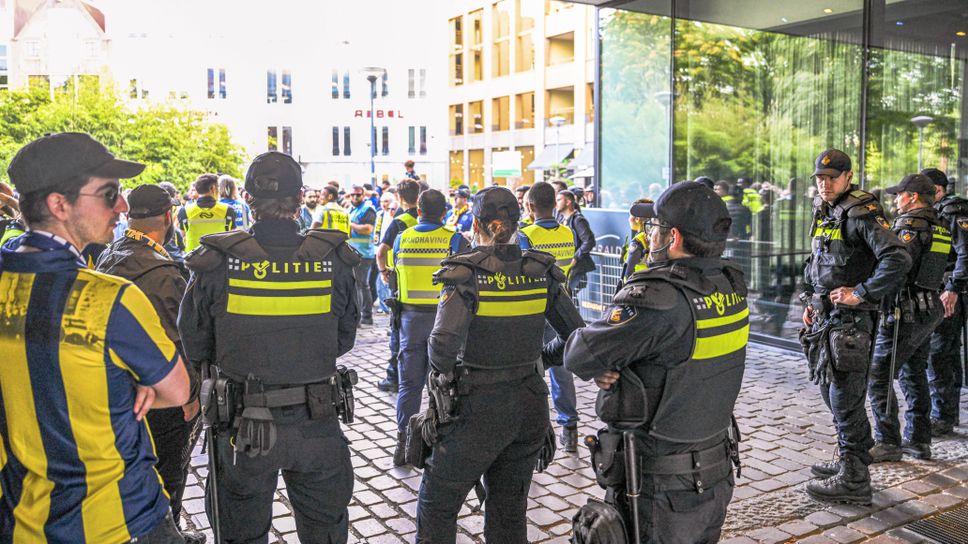 Общо 32 лица са били задържани днес по обвинения за