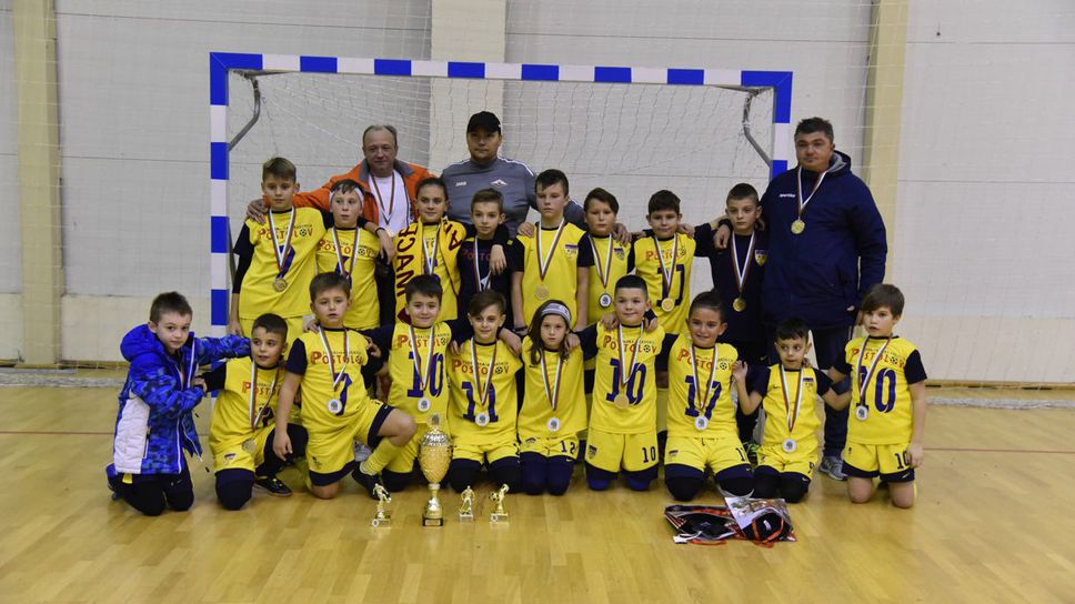 Деца от Северна Македония спечелиха коледния турнир в Симитли