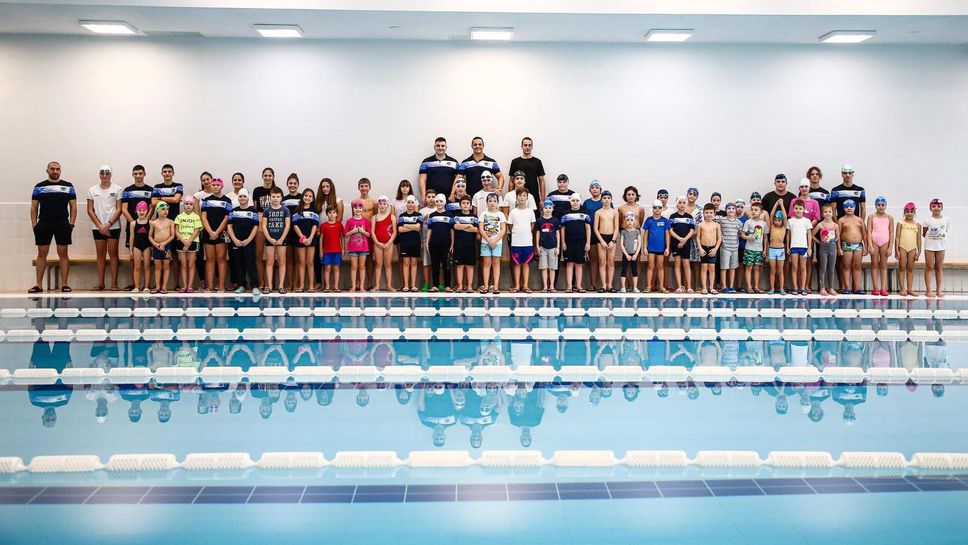 Плувецът Цанко Цанков организира коледен турнир по плуване