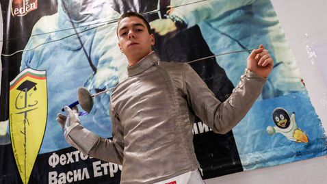 Тодор Стойчев продължава напред на турнира по фехтовка в Тунис