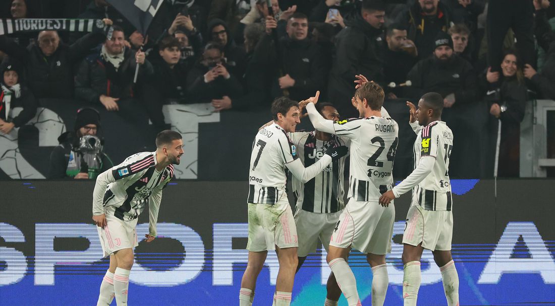 Ювентус удари Рома във вълнуващо дерби и вече е на само точка от четворката