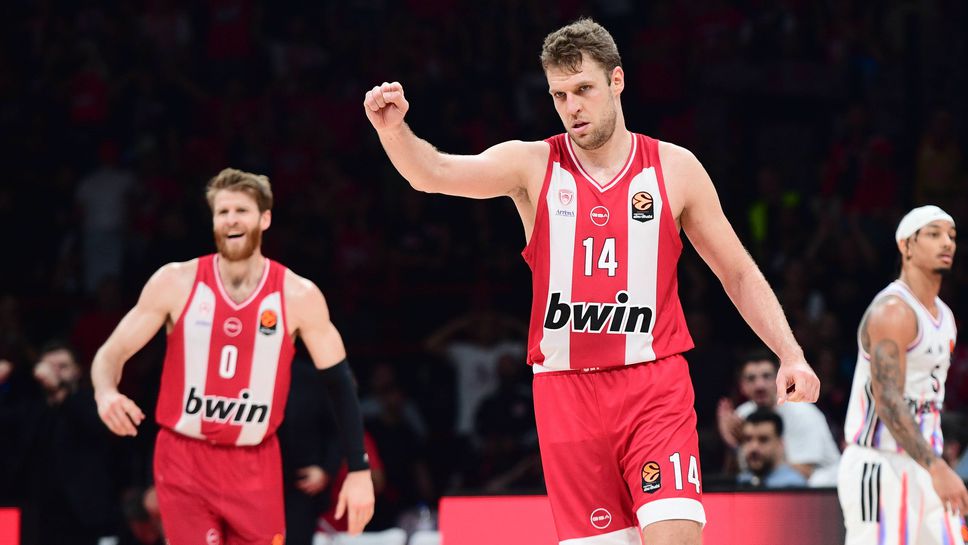 Българската суперзвезда на Олимпиакос Александър Везенков коментира убедителната победа на