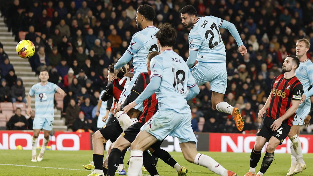 Късен гол на Броя донесе ценна точка на Бърнли