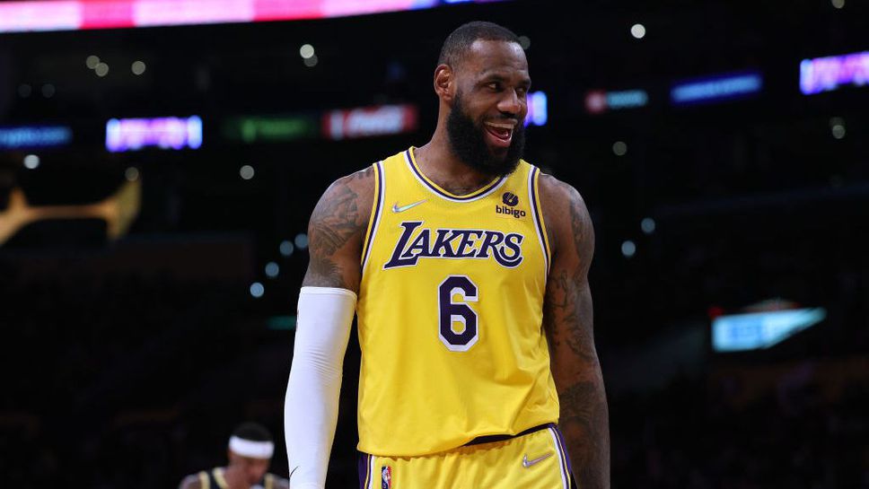 ЛеБрон Джеймс води в гласуването на феновете за Мача на звездите в НБА