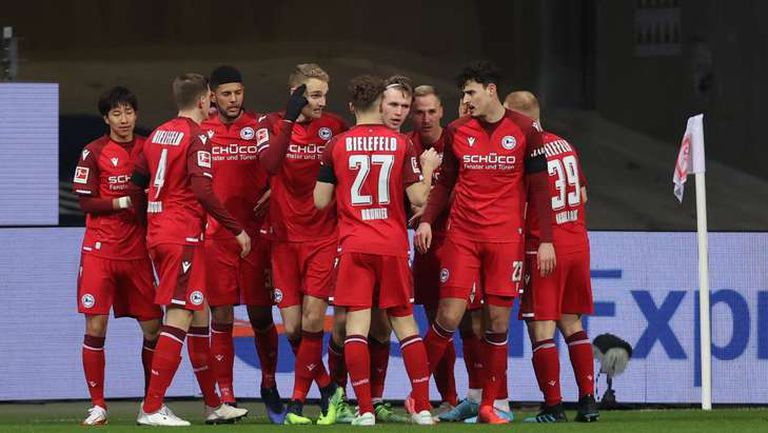 Арминия Билефелд изненада неприятно Айнтрахт при гостуването си във Франкфурт