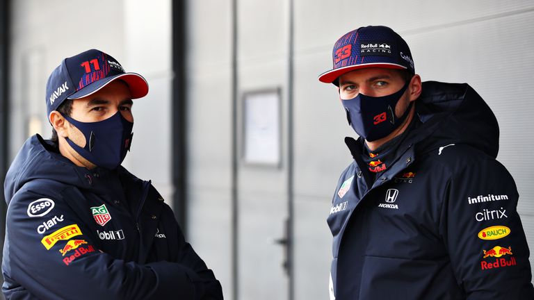 Верстапен и Перес ще изпробват RB18 преди началото на предсезонните тестове във Формула 1