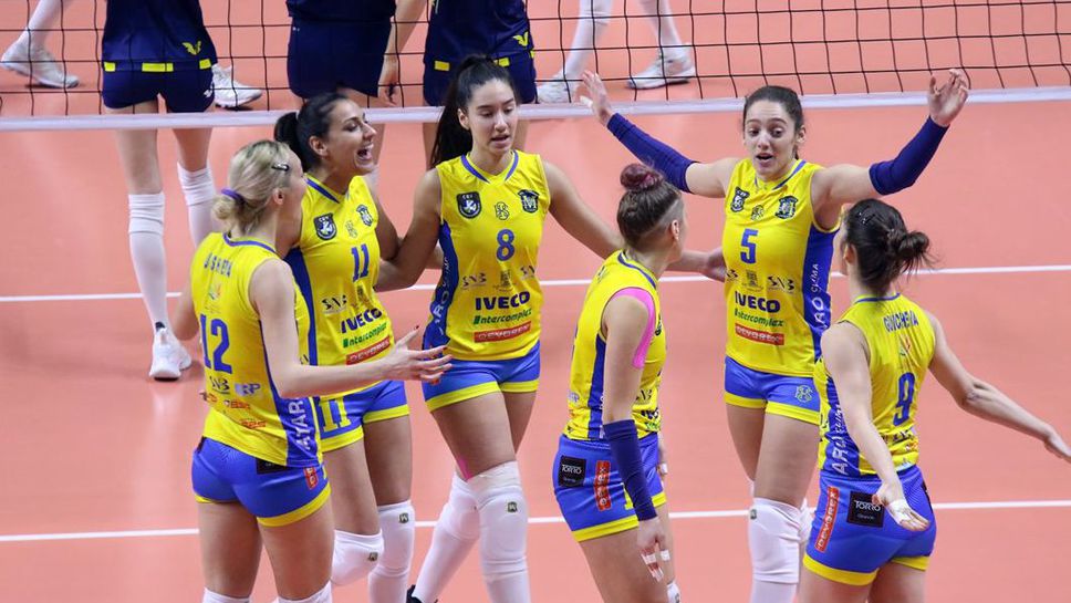 Да направиш блокада на една от най-добрите в света в дебюта си в женския волейбол