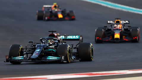 Мерцедес готови с още по-силен двигател за реванш от Ред Бул