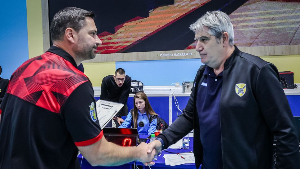 Вицешампионите от Нефтохимик приемат шампионите от Хебър в дербито на efbet Супер Волей