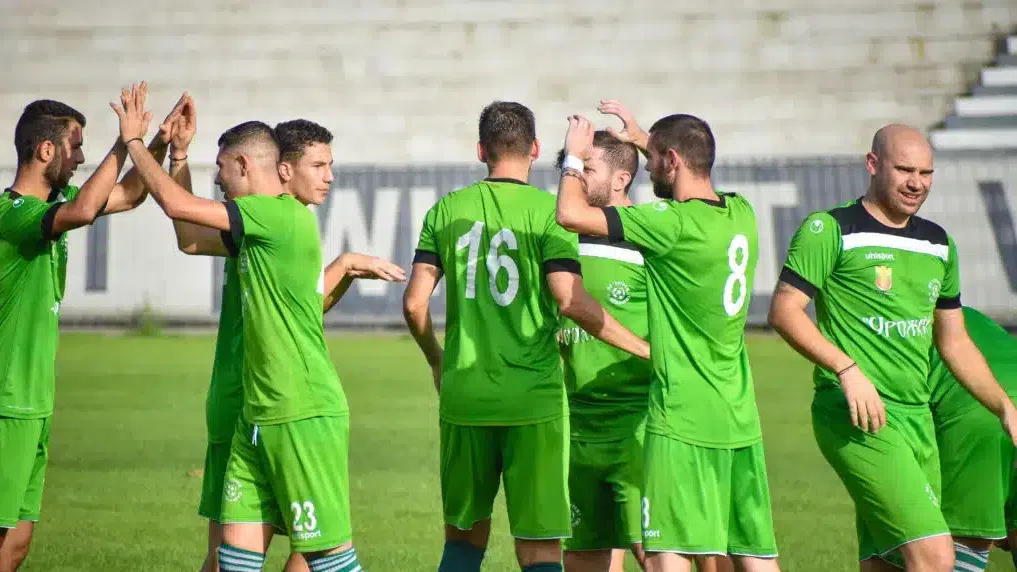 Устрем (Дончево) подчини Черноломец