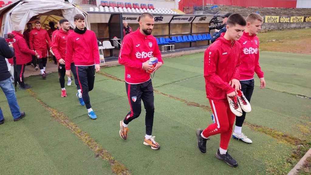 Марек в лагерен режим от днес