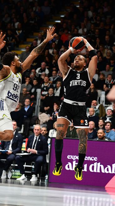Фенербахче обърна Виртус Болоня за победа №15 в Евролигата