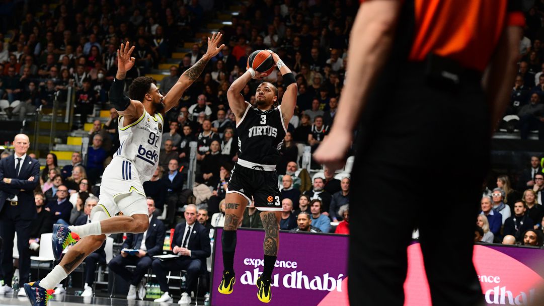 Фенербахче обърна Виртус Болоня за победа №15 в Евролигата