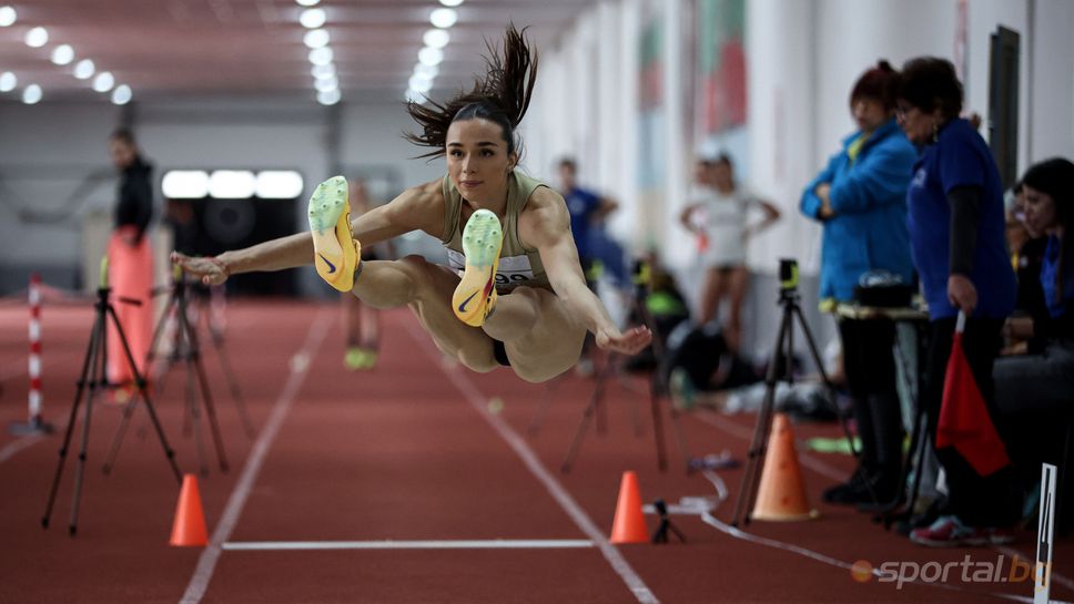 Сияна Бръмбарова спечели две титли от Националния шампионат по лека