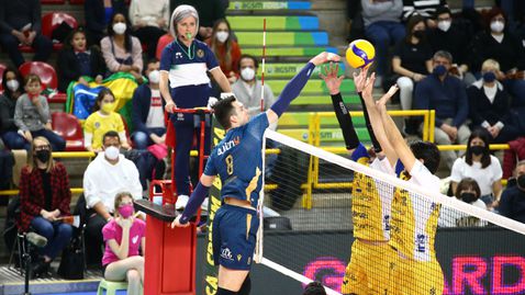 Рок Можич заби 401 с точки в Италия! Аспарух Аспарухов с 8 точки, Модена удари Верона 🏐