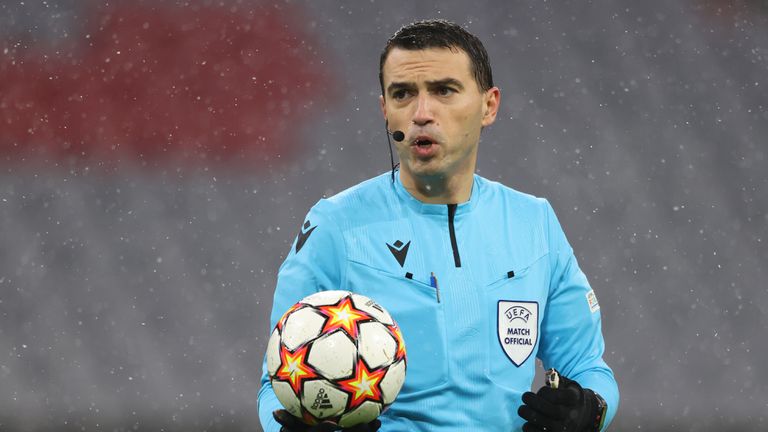  Румънски арбитър ще управлява Атлетико Мадрид - Манчестър Юнайтед 