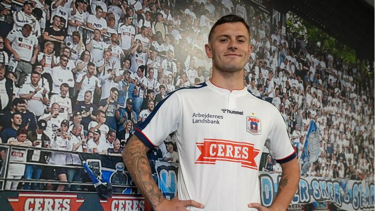  Уилшир най-сетне си откри нов клуб, ще получава по 5000 на седмица 