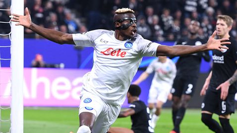  Наполи сподели класа във Франкфурт и се приближи до 1/4-финалите на ШЛ 