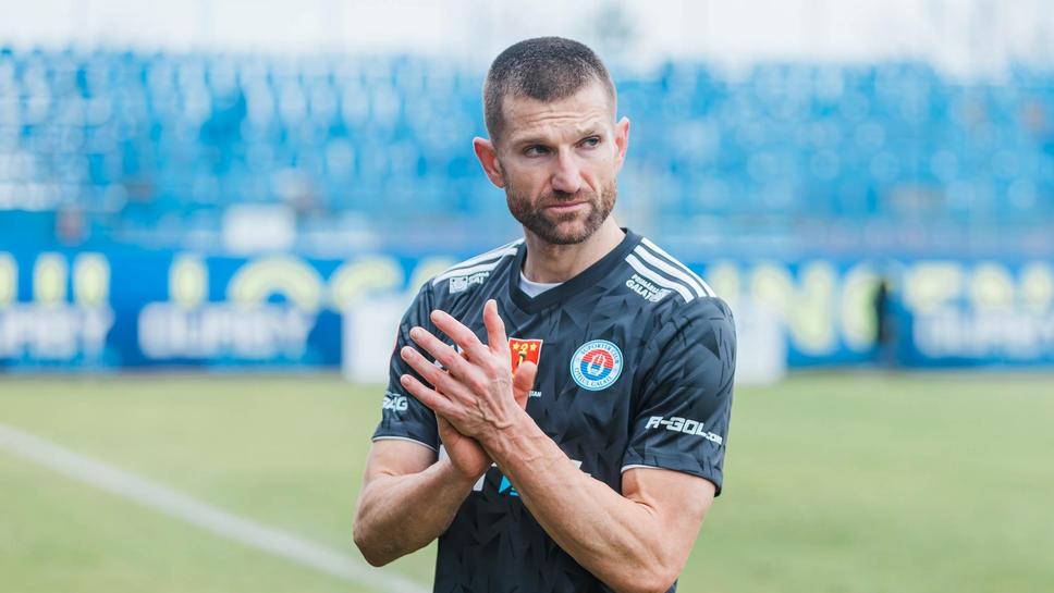 Милен Желев с жълт картон при тежка загуба на Оцелул