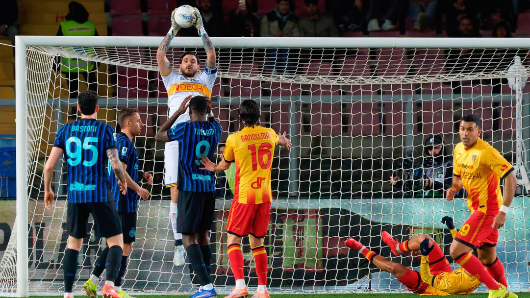 Два ъглови удара донесоха седма поредна победа на Интер